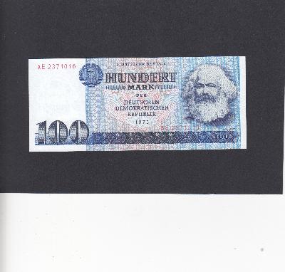 Beschrijving voorzijde: K.MARX